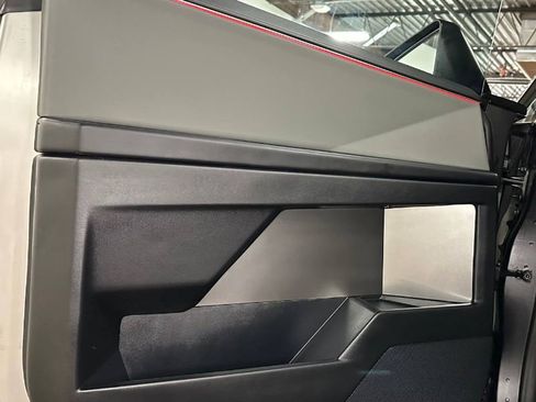 Used 2024 Tesla Cybertruck AWD Crew Cab image 18