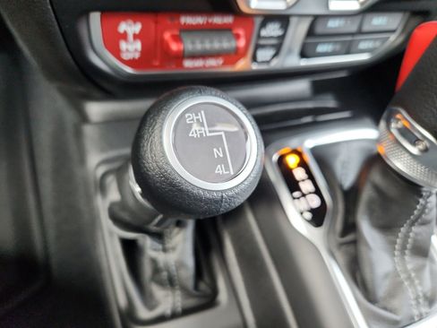 New 2026 Jeep Wrangler Unlimited Rubicon w/ Technology Group AWD/4WD image 34