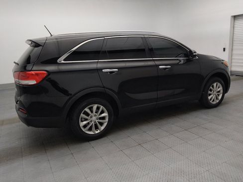 Used 2018 Kia Sorento FWD V6 image 10