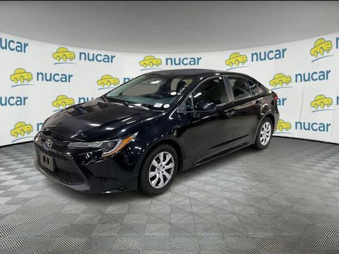 Certified 2022 Toyota Corolla LE image 2