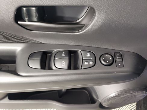 New 2025 Nissan Kicks S image 8