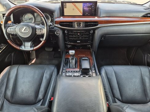 Used 2016 Lexus LX 570 4WD w/ Luxury Package image 12