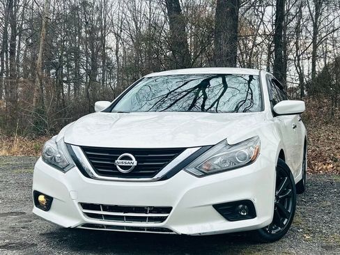 Used 2018 Nissan Altima 2.5 SR w/ SR Special Edition image 1