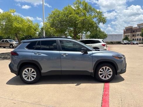 Used 2026 Toyota Corolla Cross LE FWD image 4