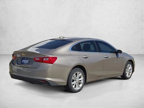 Used 2024 Chevrolet Malibu LT image 2