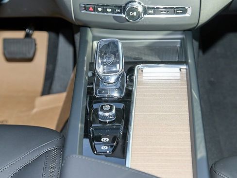 New 2026 Volvo XC60 B5 Plus w/ Protection Package Premier image 27