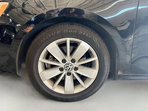 Used 2015 Volkswagen Jetta SE FWD image 29
