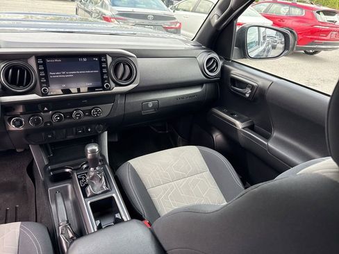 Used 2020 Toyota Tacoma TRD Sport w/ Blackout Package AWD/4WD image 13