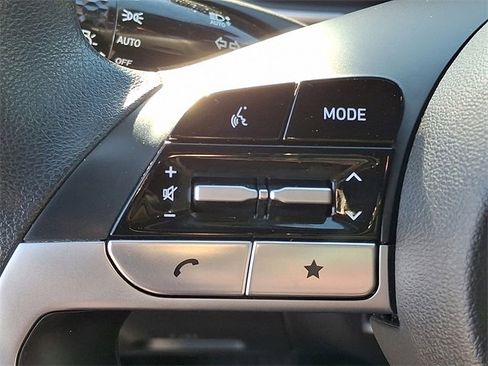 Used 2023 Hyundai Santa Cruz SEL image 17