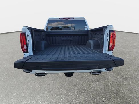 Used 2025 GMC Sierra 1500 AT4 w/ AT4 Premium Package AWD/4WD image 12