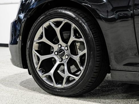 Used 2015 Chrysler 300 S w/ 300S Premium Group RWD image 71
