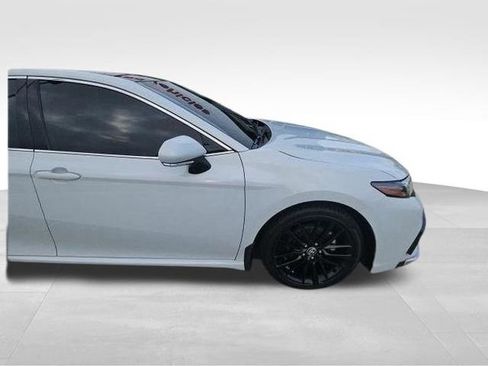 Used 2022 Toyota Camry XSE image 17
