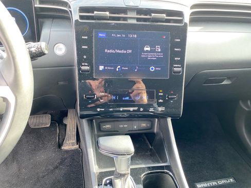 Used 2022 Hyundai Santa Cruz SEL Premium image 17