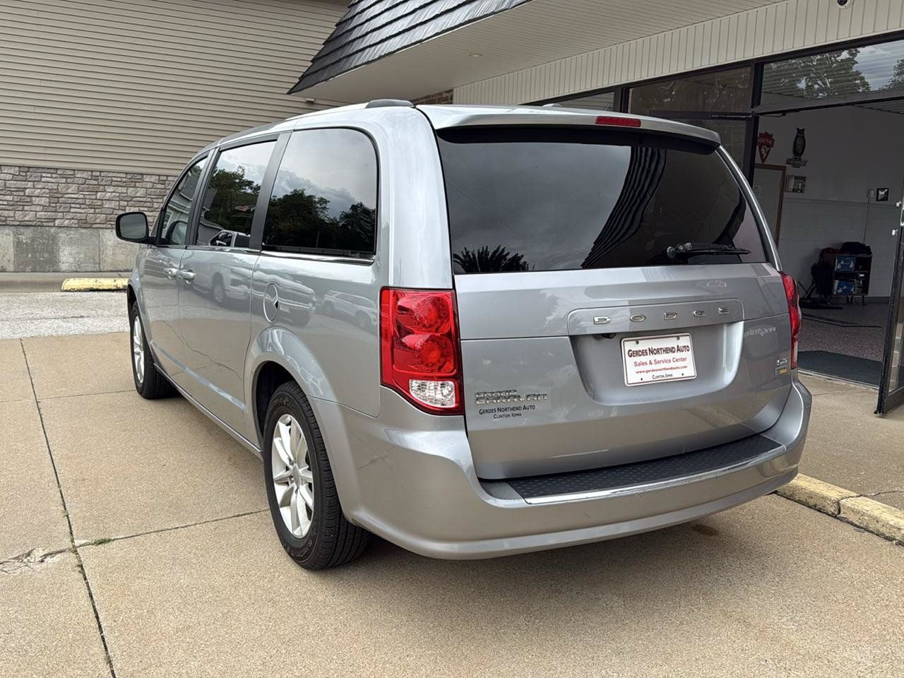 Used 2019 Dodge Grand Caravan SXT FWD image 5