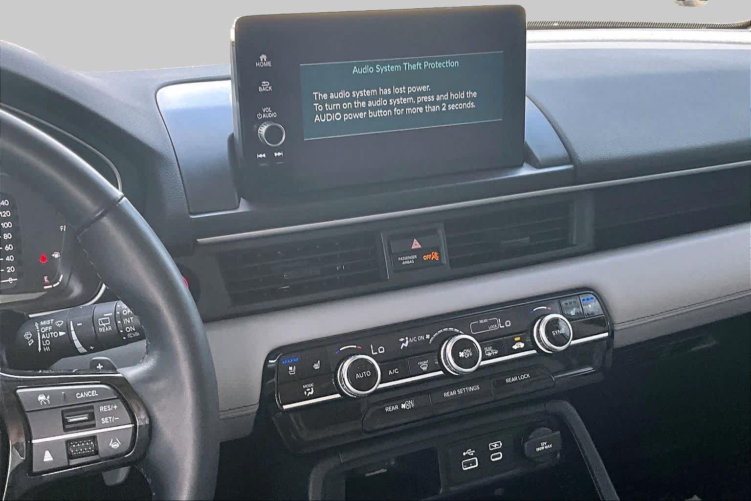 Used 2023 Honda Pilot Elite image 6