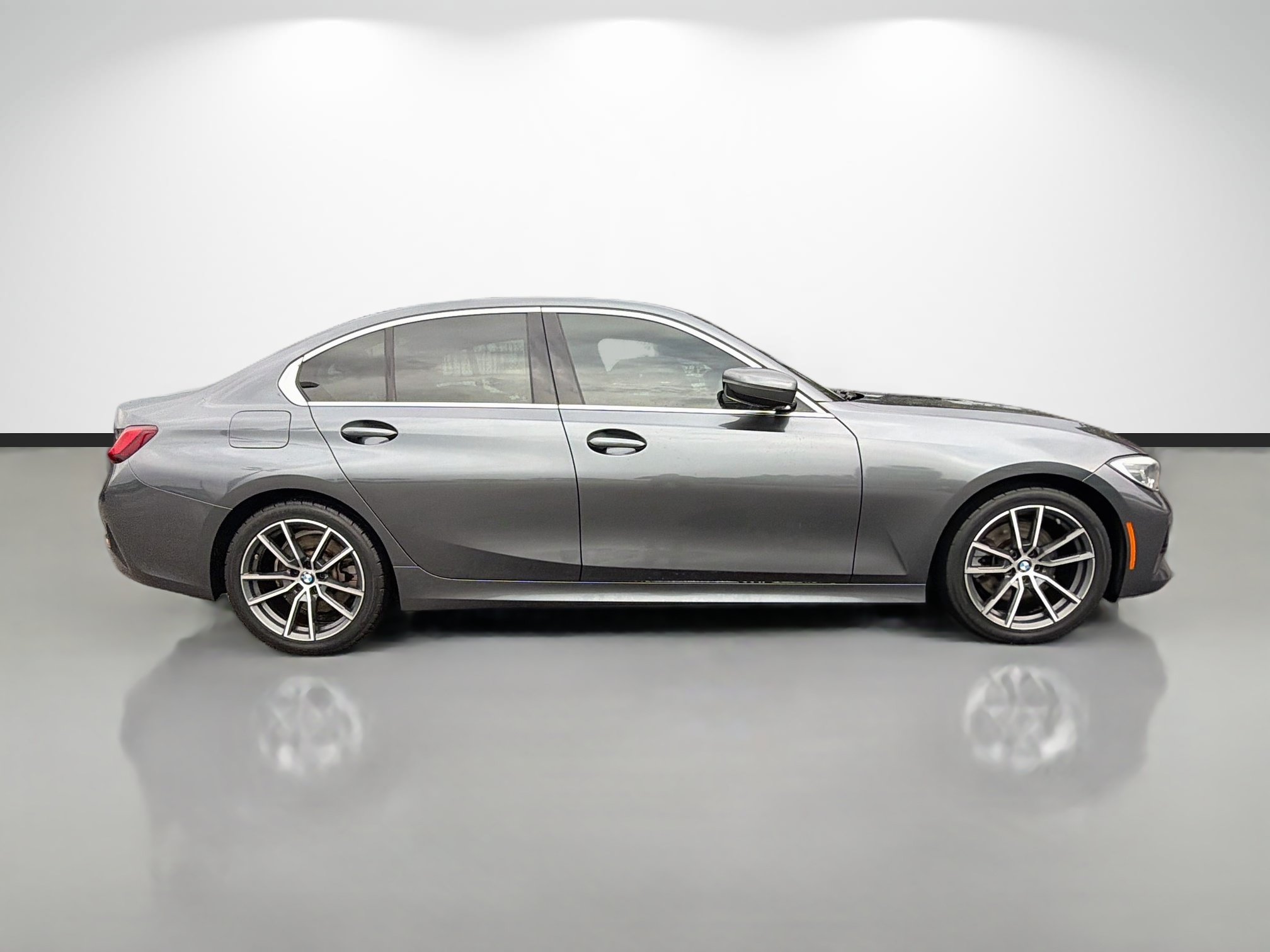 Used 2022 BMW 330i Sedan w/ Premium Package RWD image 2