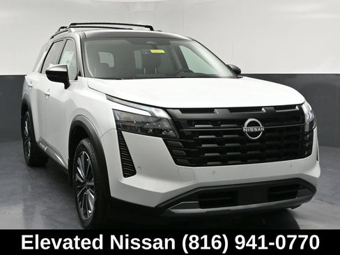 New 2026 Nissan Pathfinder Platinum w/ Cargo Package AWD/4WD image 1