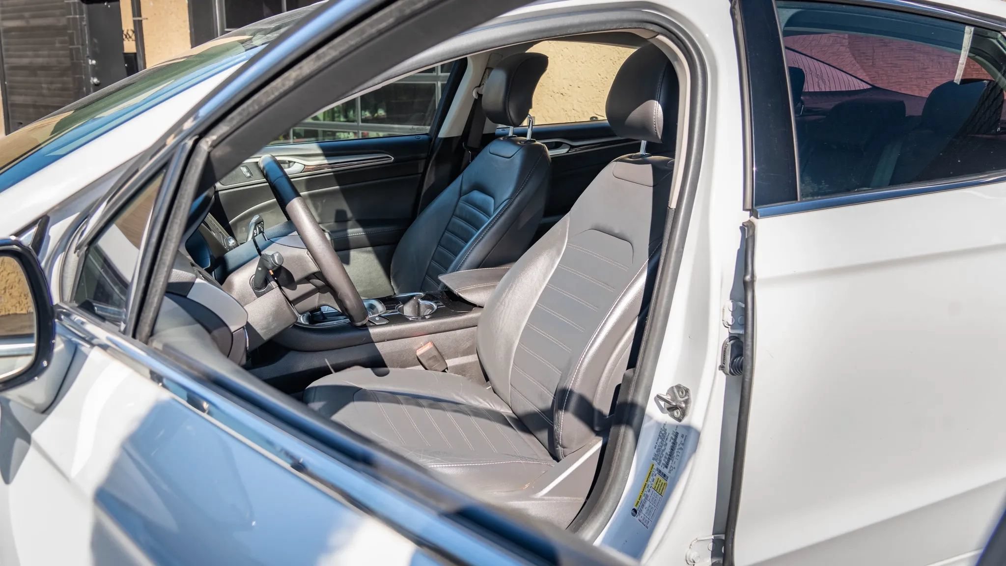 Used 2014 Ford Fusion SE w/ Equipment Group 202A FWD image 14