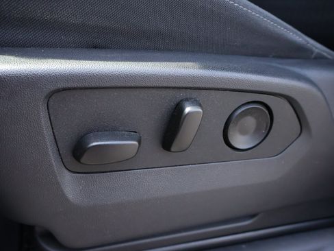 Used 2025 Chevrolet Silverado 1500 Custom w/ LPO, Dark Essentials Package AWD/4WD image 9