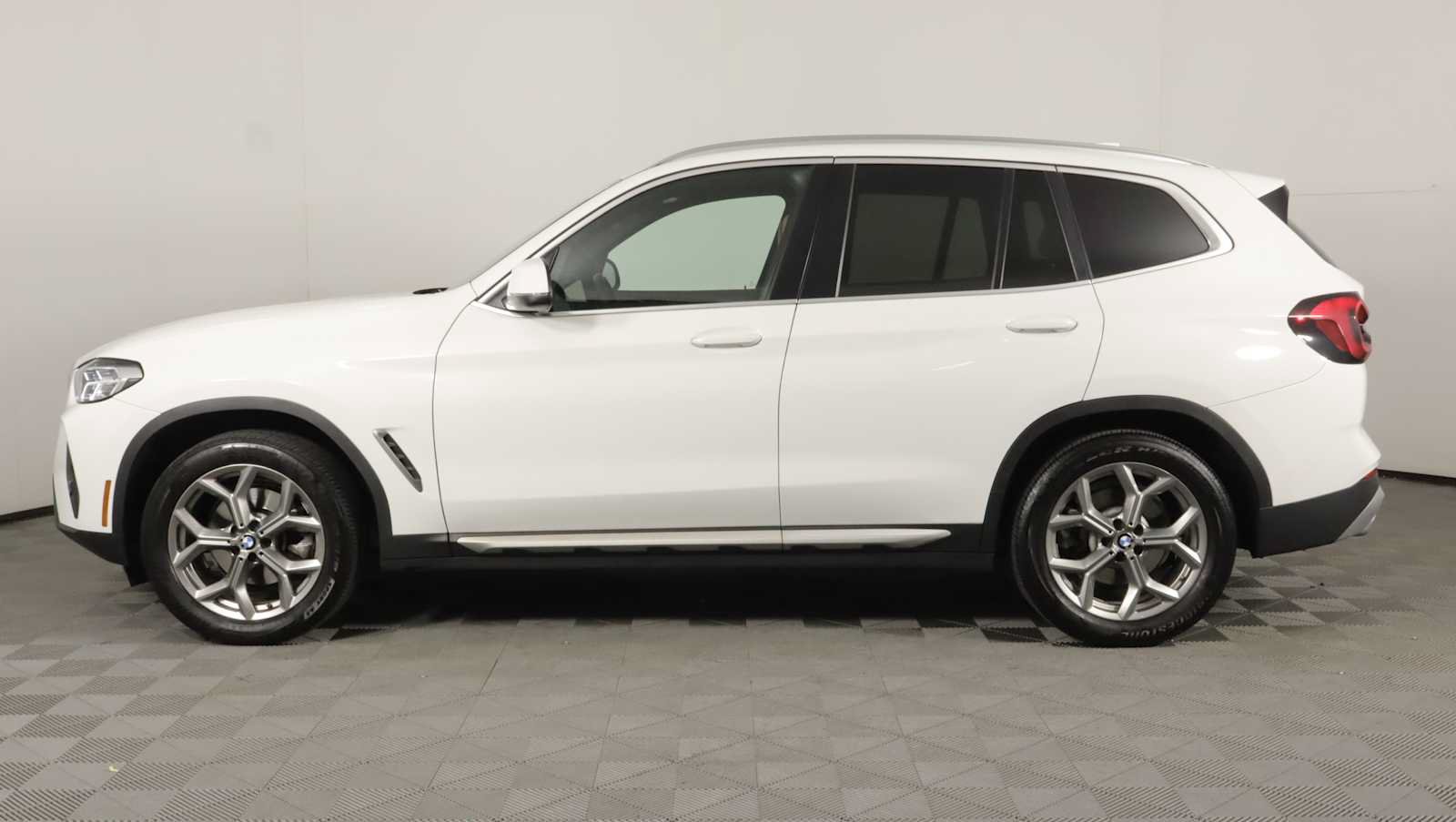 Used 2024 BMW X3 xDrive30i w/ Convenience Package AWD/4WD image 8