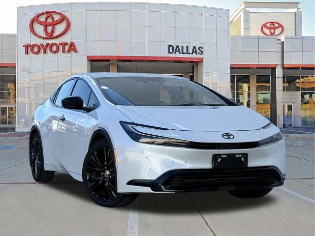 Used 2025 Toyota Prius FWD image 1