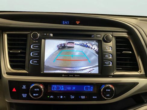 Used 2017 Toyota Highlander Plus image 16