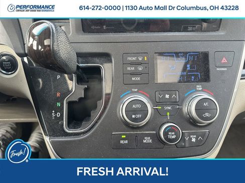 Used 2015 Toyota Sienna XLE w/ XLE Navigation Package image 20