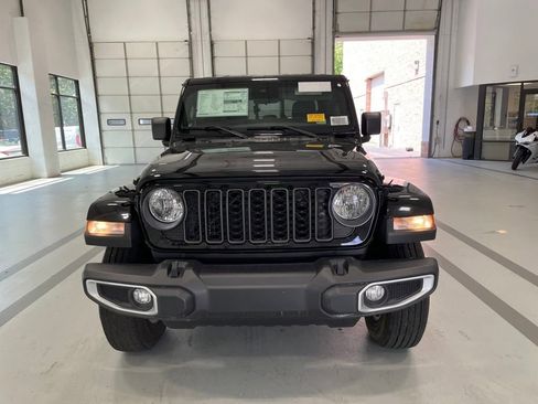 Used 2024 Jeep Gladiator Sport image 12