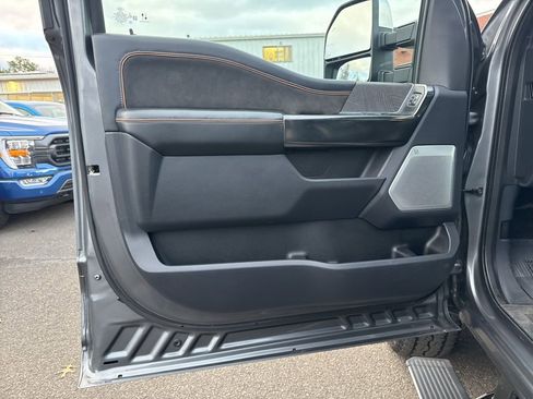 Certified 2023 Ford F350 Platinum w/ FX4 Off-Road Package image 17