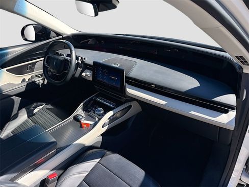 Used 2024 Lincoln Nautilus Reserve image 31