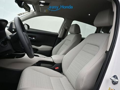 New 2026 Honda HR-V LX image 16