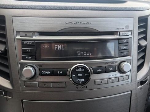 Used 2011 Subaru Outback 2.5i Limited image 13