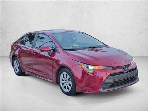 Used 2023 Toyota Corolla LE FWD image 3