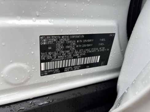 Used 2023 Toyota Venza Limited image 24