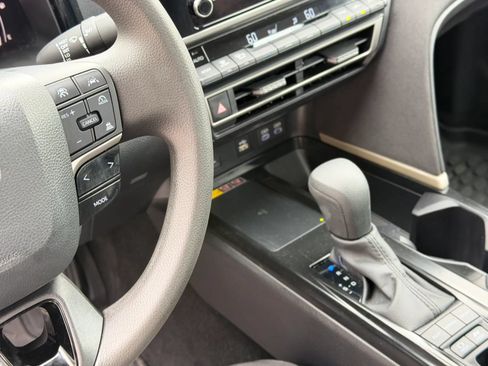 Used 2025 Toyota Camry LE FWD image 25