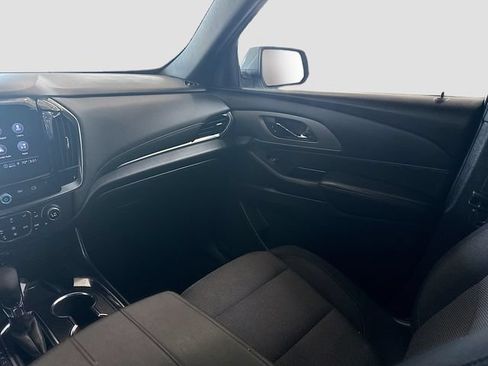 Used 2023 Chevrolet Traverse LT FWD image 23