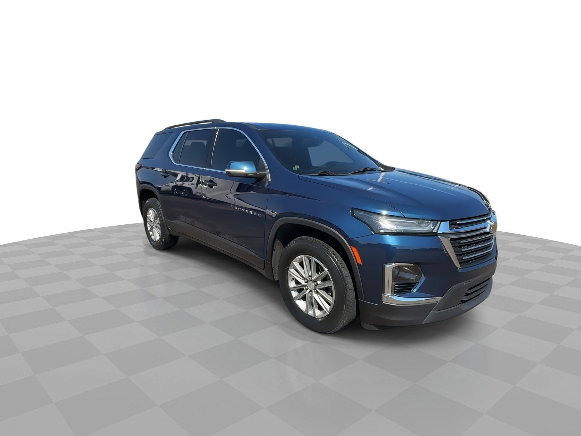 Used 2023 Chevrolet Traverse LT FWD image 2