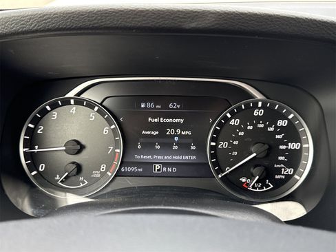 Used 2022 Nissan Frontier SV image 17