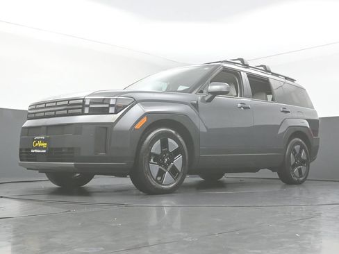 Used 2025 Hyundai Santa Fe SEL FWD image 50