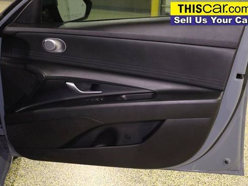 Used 2022 Hyundai Elantra SEL FWD image 29