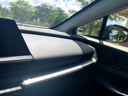 Used 2024 Toyota Prius LE image 27