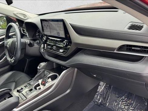 Certified 2020 Toyota Highlander Limited AWD/4WD image 21