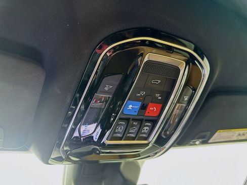 Used 2022 Jeep Grand Cherokee Summit w/ Luxury Tech Group V image 34