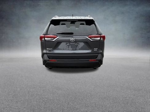 Used 2020 Toyota RAV4 XLE w/ Convenience Package AWD/4WD image 4
