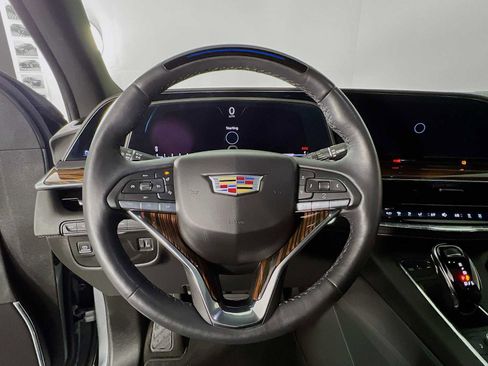 Used 2023 Cadillac Escalade Premium Luxury image 11