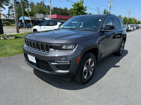 Used 2023 Jeep Grand Cherokee 4WD 4xe w/ Luxury Tech Group II image 4
