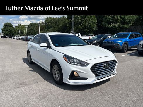 Used 2018 Hyundai Sonata SE w/ Winter Weather Package FWD image 1