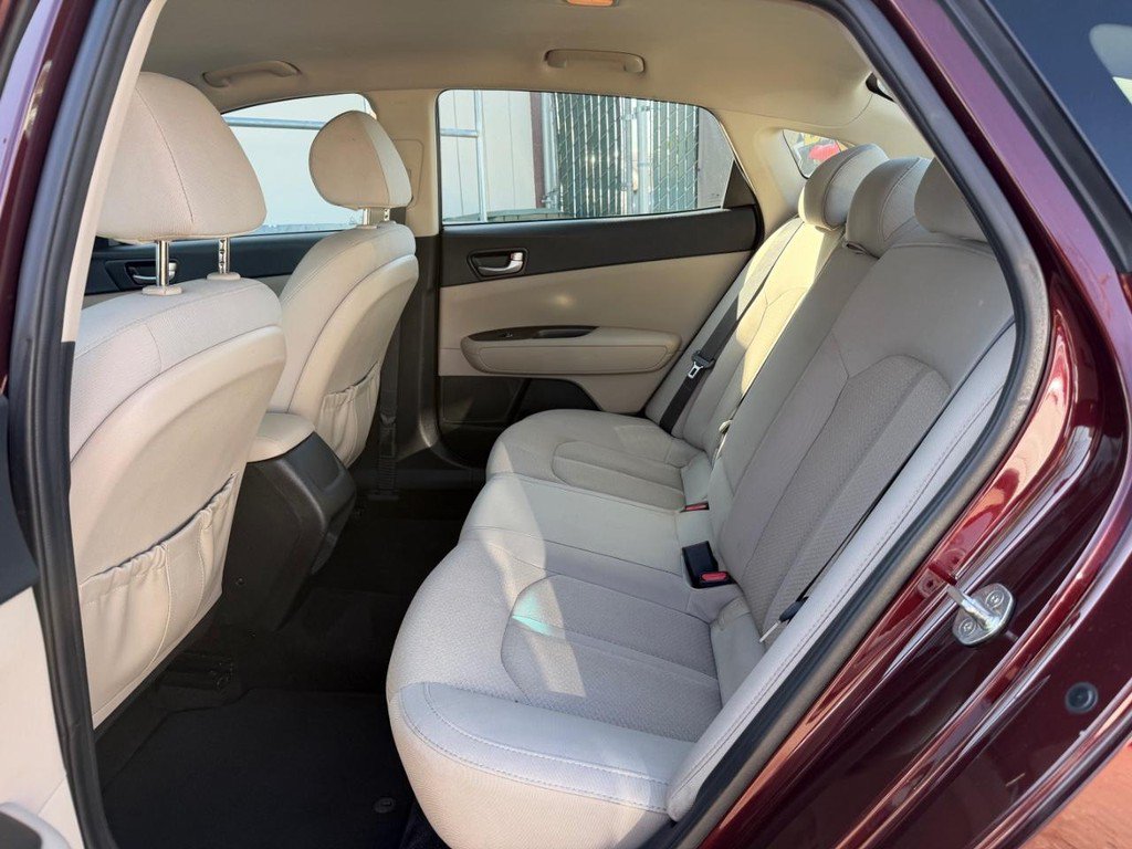 Used 2018 Kia Optima LX FWD image 37