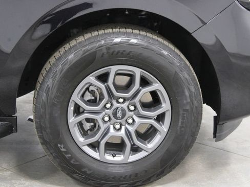 Used 2025 Ford Expedition Active RWD image 12