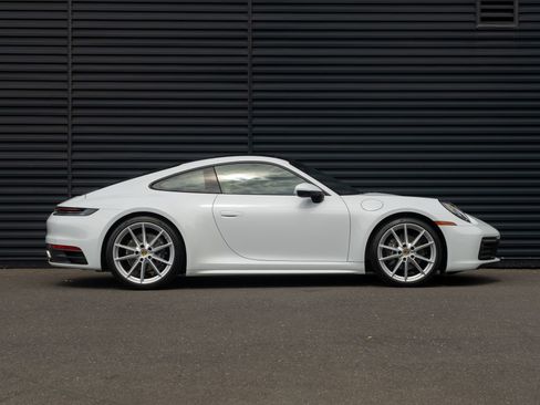 Certified 2022 Porsche 911 Carrera RWD image 9